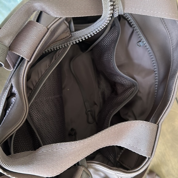 Dagne Dover large Wade neoprene diaper tote in dune - Picture 5 of 6